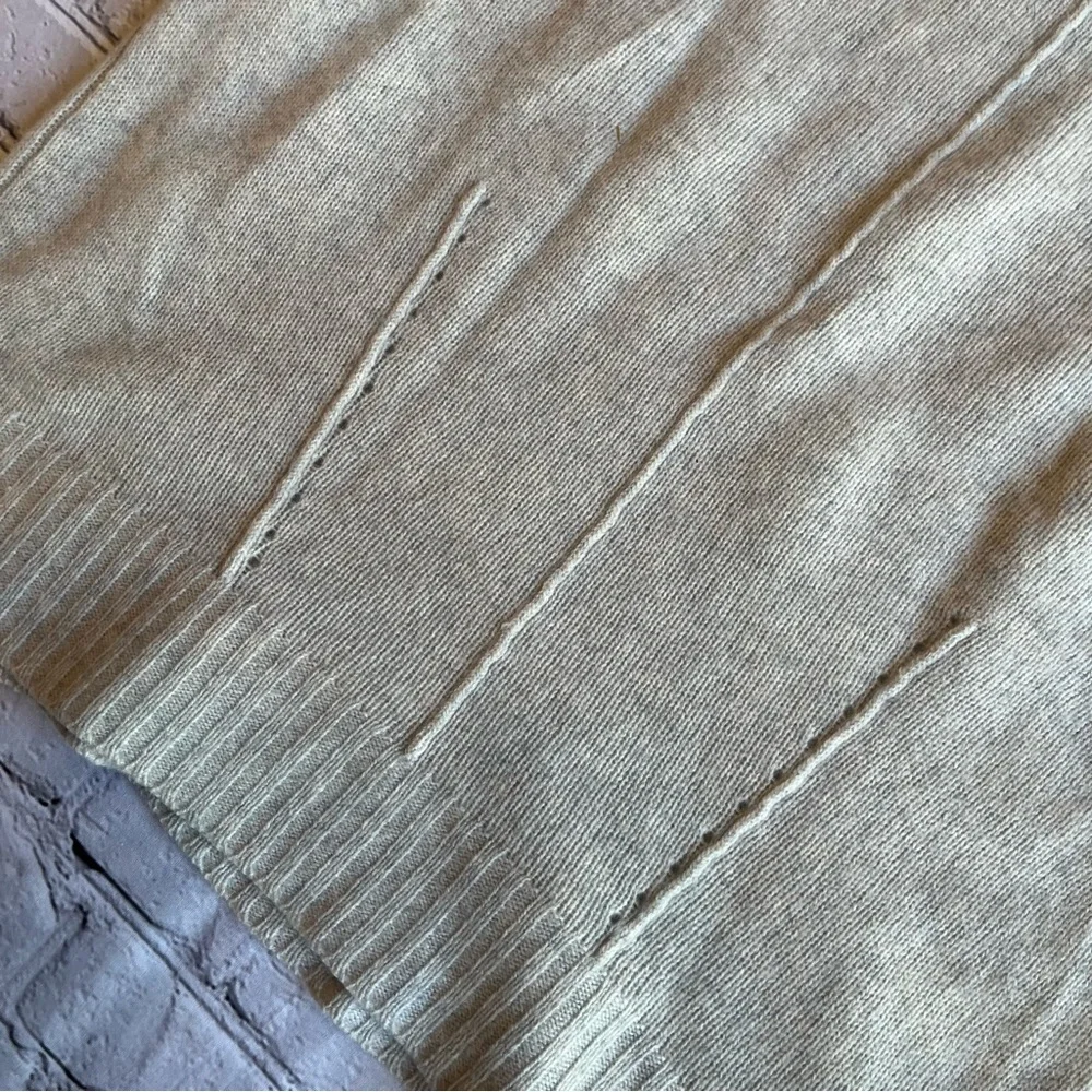 Saks Fifth Avenue 100% Cashmere Sweater Womens Large Gray Neural Quiet Luxury - Picture 11 of 16